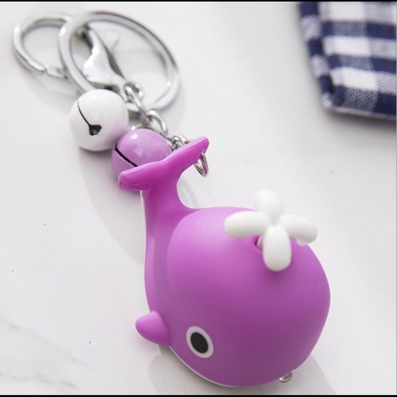 “Last 1” Pink Whale Light Up Keychain - Picture 1 of 2